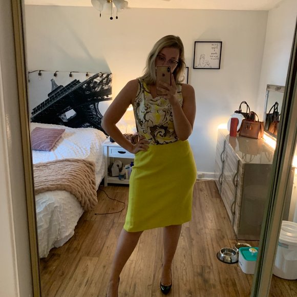 Beautiful Vintage St. John's Suit Set - Picture 3 of 7